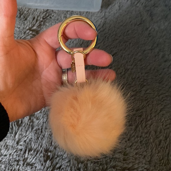 Victoria Secrets Blush Pink Fur Ball Purse Bag Tote Accent - Picture 3 of 4